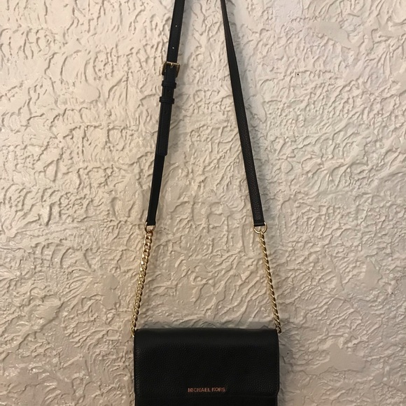 Michael Kors New Without Tags Leather Crossbody Bag. Includes Dustbag. - Picture 9 of 15